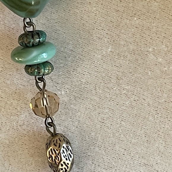 Long unique Premier Designs Necklace with very unique beads - Picture 4 of 11